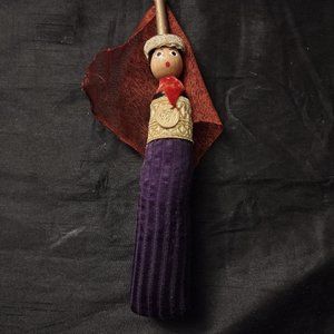 RARE VTG HANDMADE WOOD FACED DOLL ROYALTY SAND FILLED INDIA